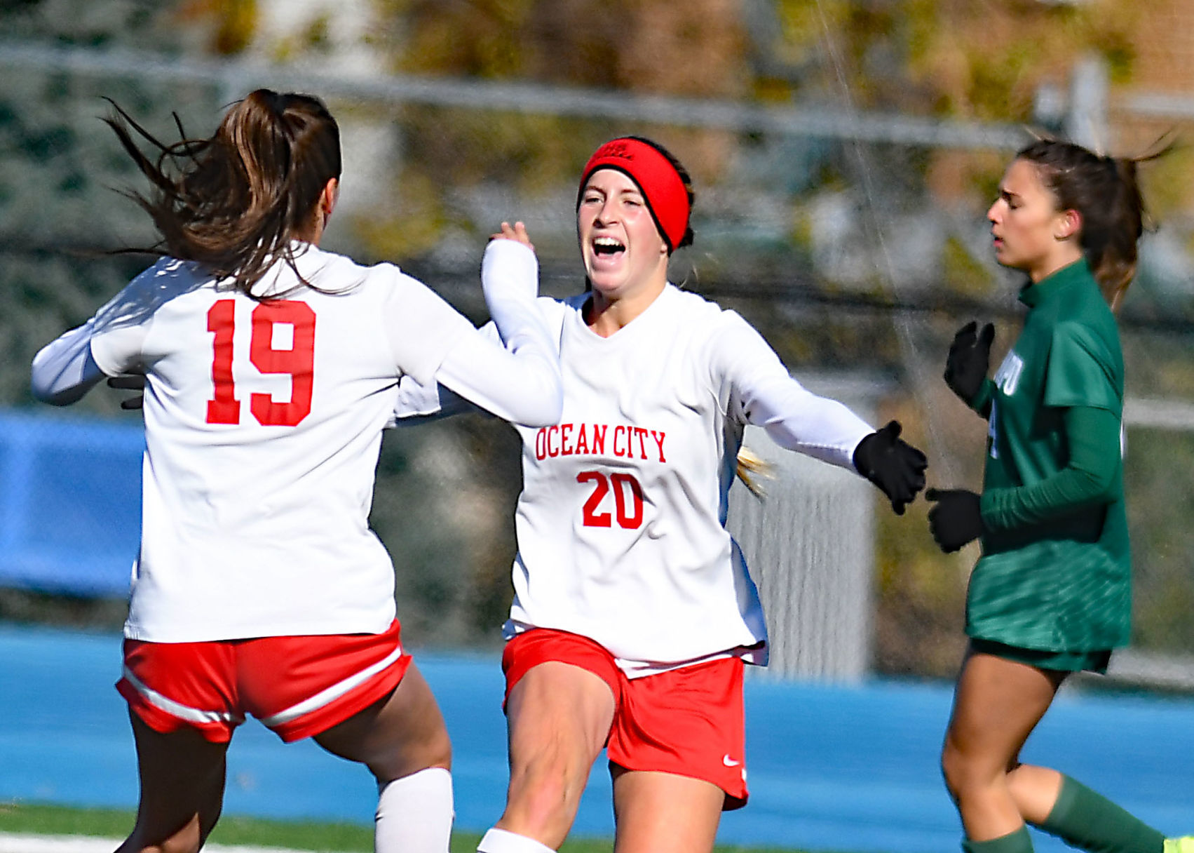 111719_spt_ocgirlssoccer00123684